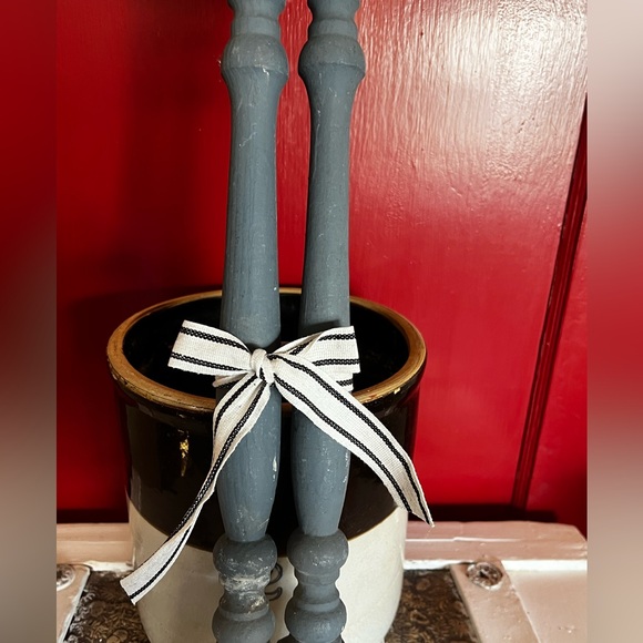 Vintage Architectural Salvage, Rustic Wood Spindles, Set/2, 24” - Picture 6 of 8